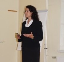 Frau RA Lustig während ihres Vortrages